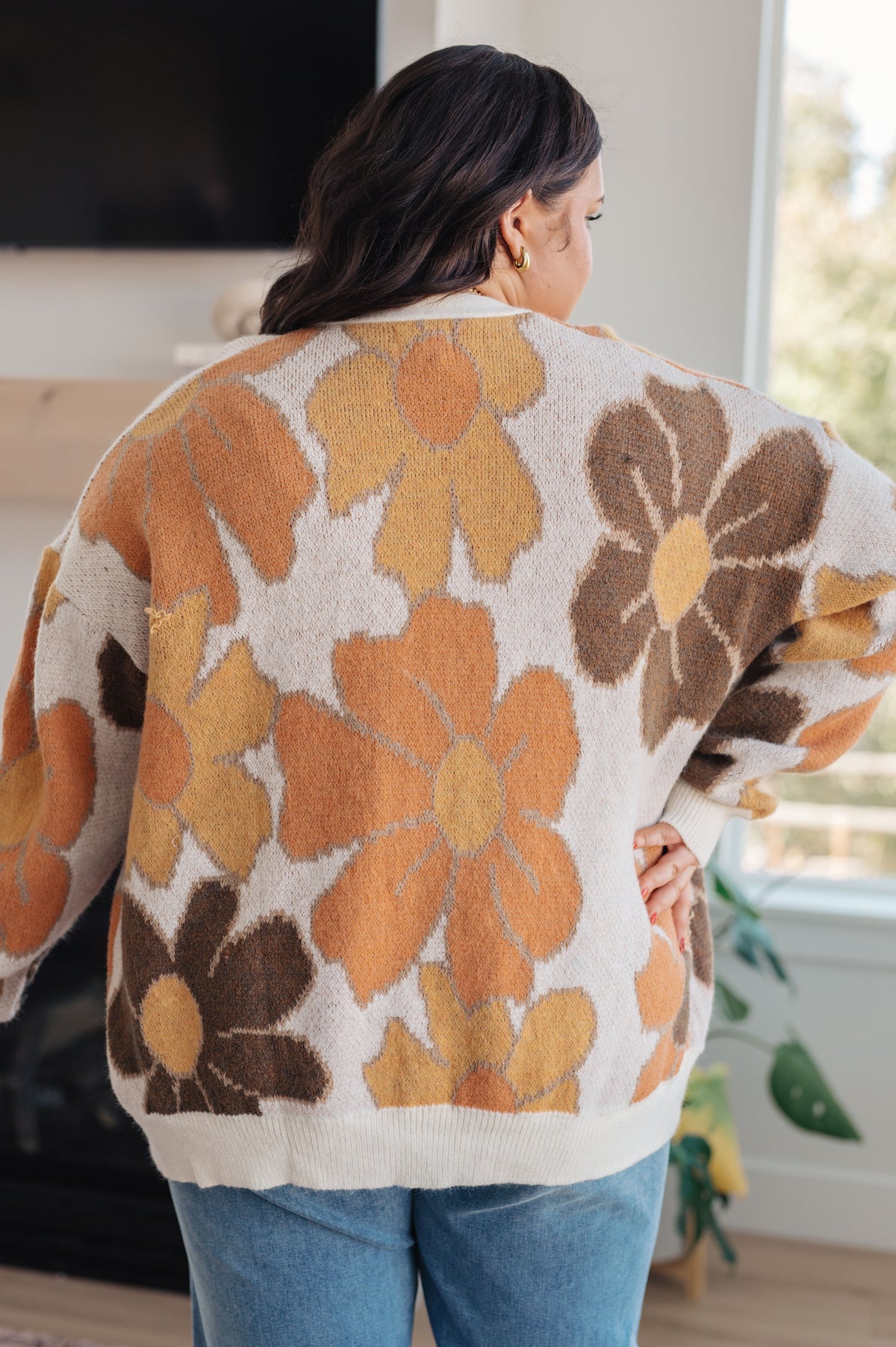 Exquisitely Mod Floral Cardigan - 10/25/2024