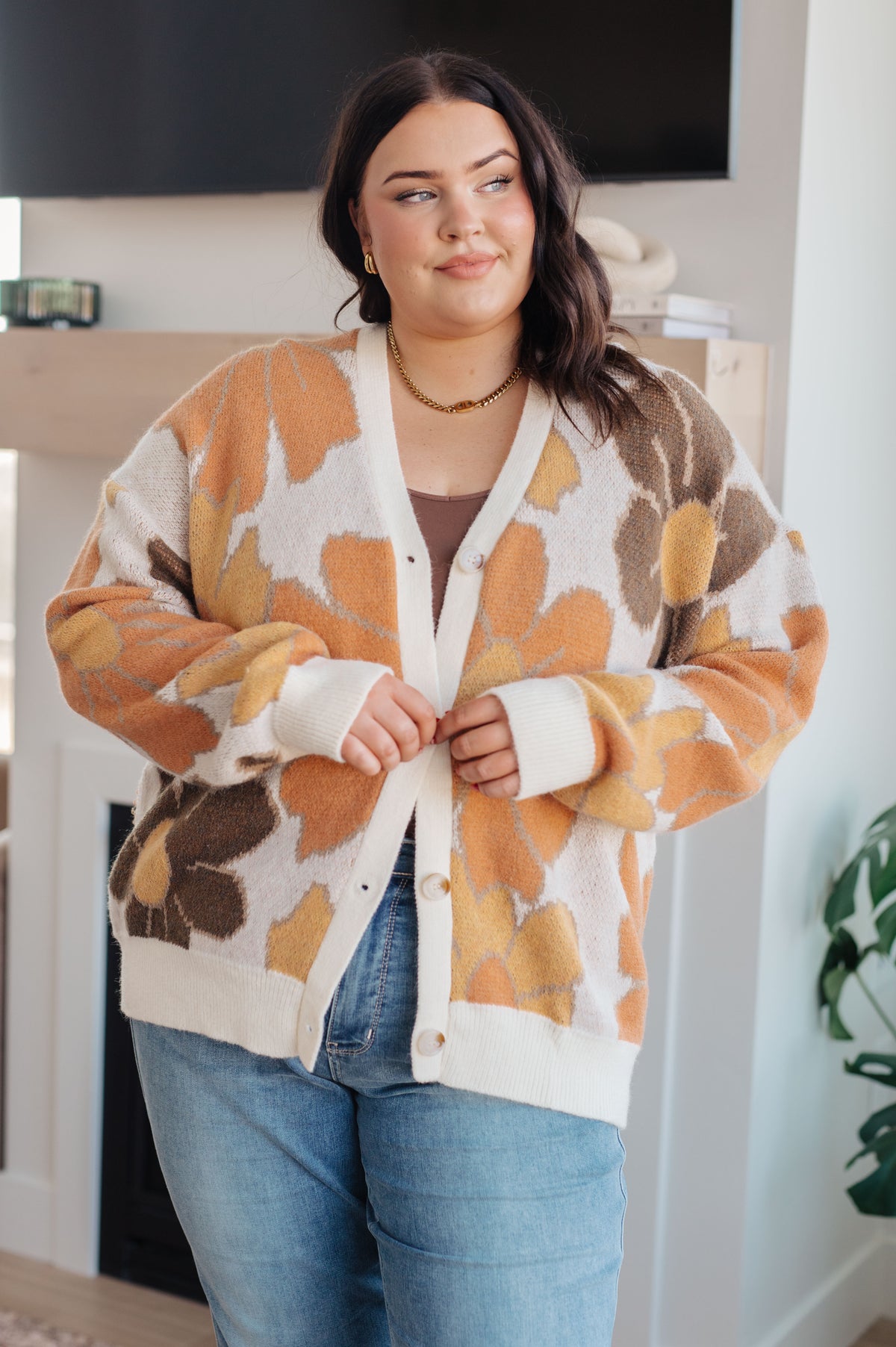 Exquisitely Mod Floral Cardigan - 10/25/2024