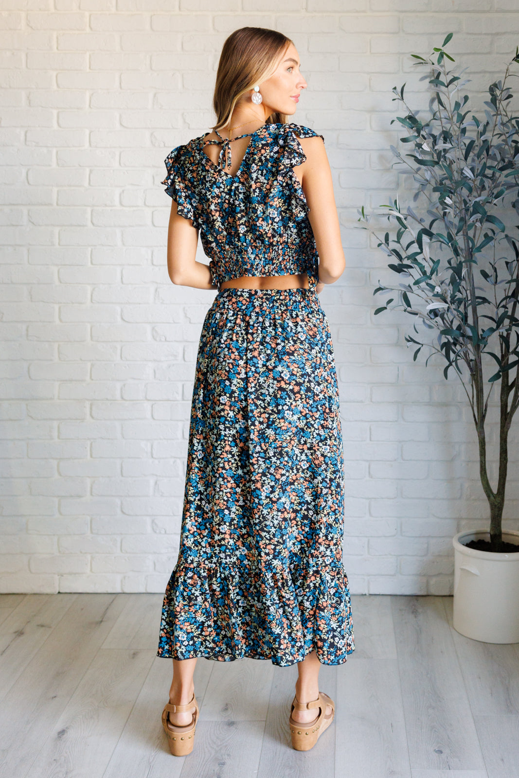 Flutter of Florals V-Neck Crop and Skirt Set - 9/17/2024