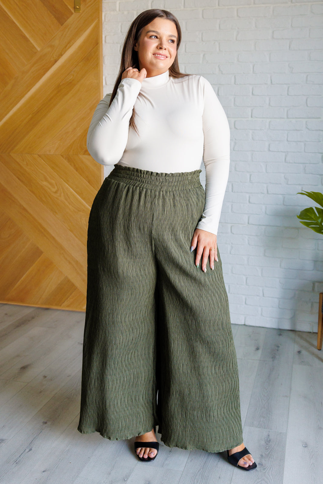 Harmony High Rise Wide Pants in Olive - 1/12/2026