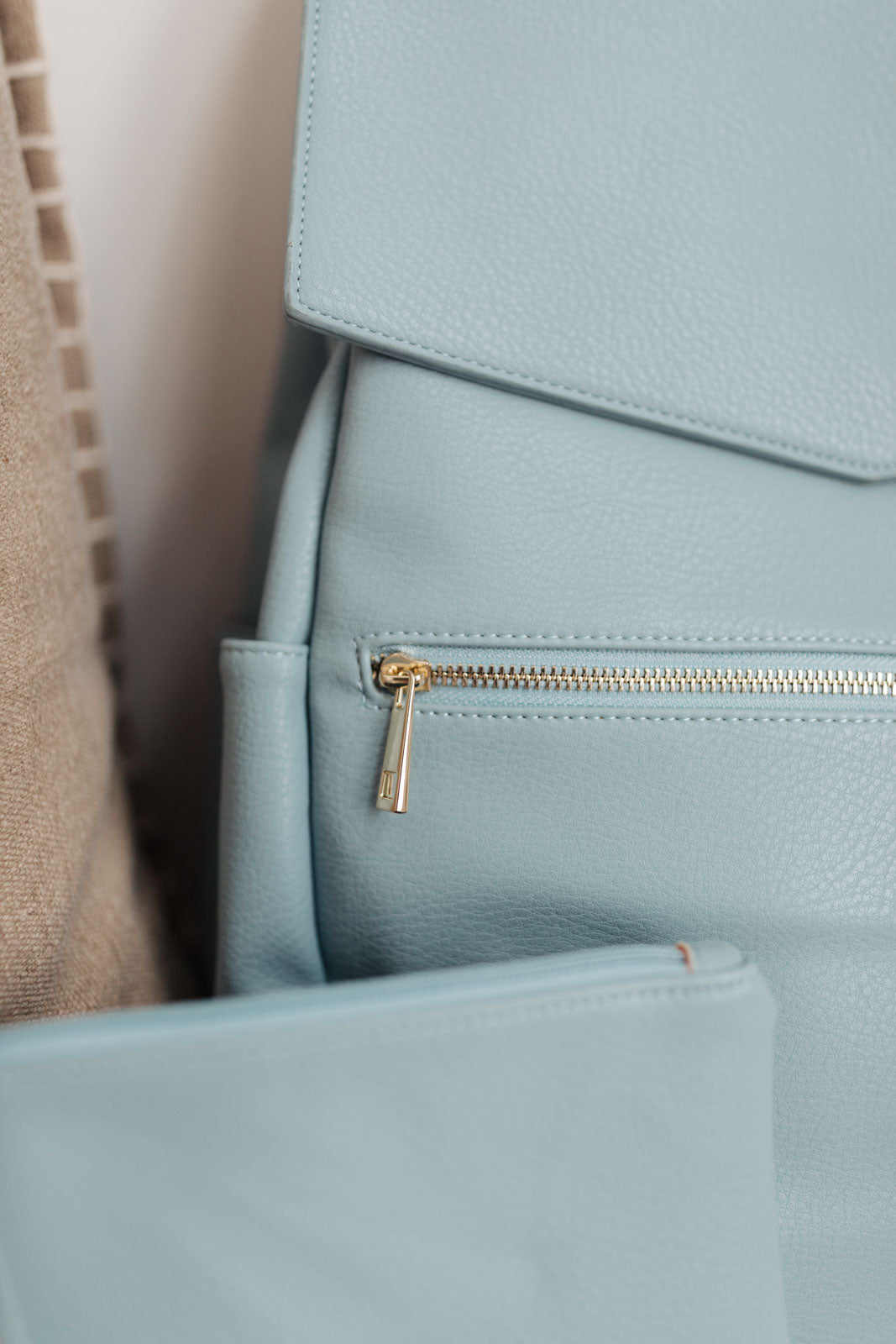 Hot Mom Baby Bag in Blue - 10/9/2026