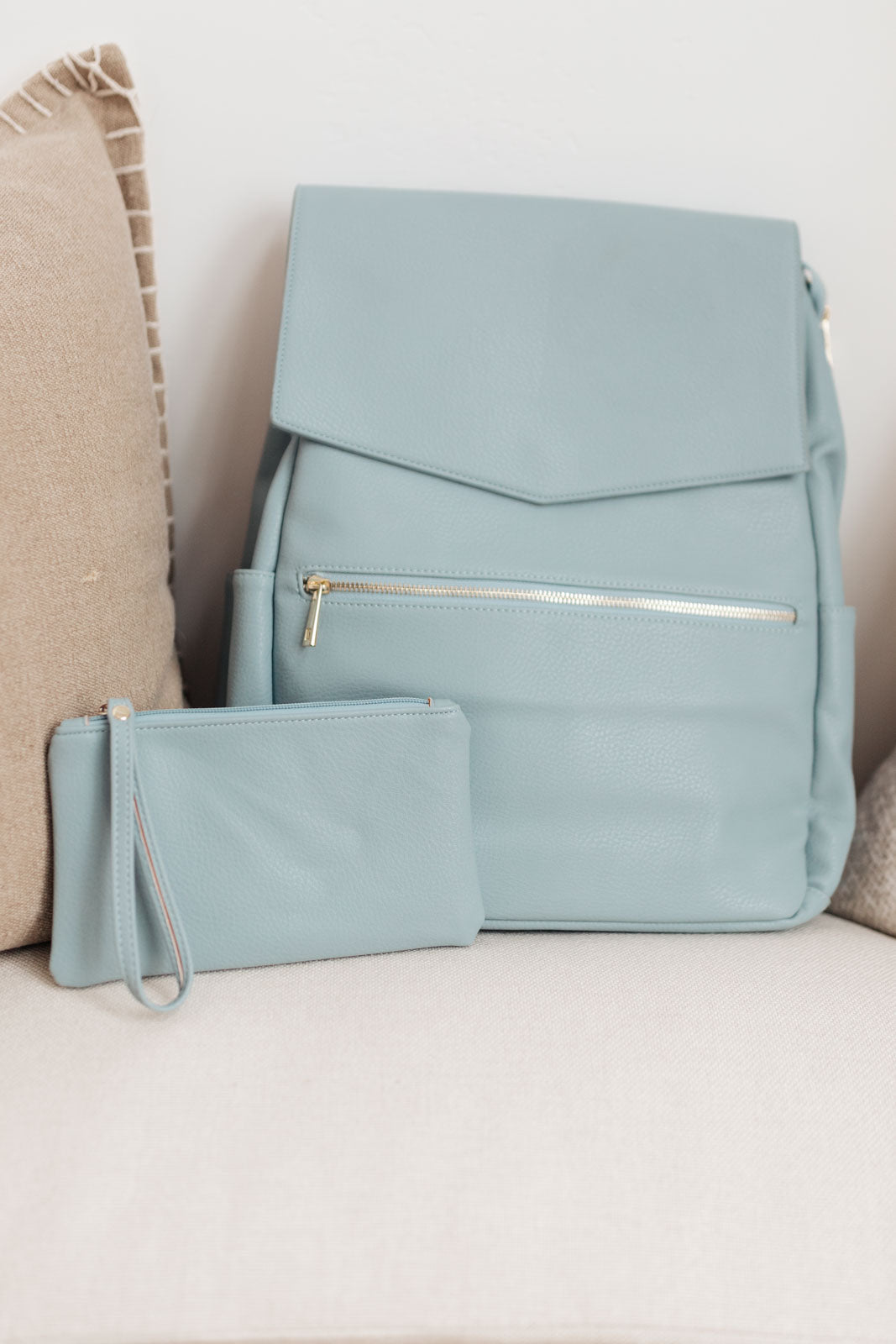 Hot Mom Baby Bag in Blue - 10/9/2026