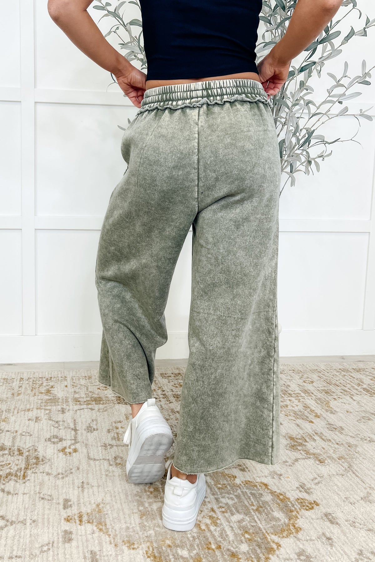 In or Out Wide Leg Cropped Pants Lt Olive - 5/7/2025