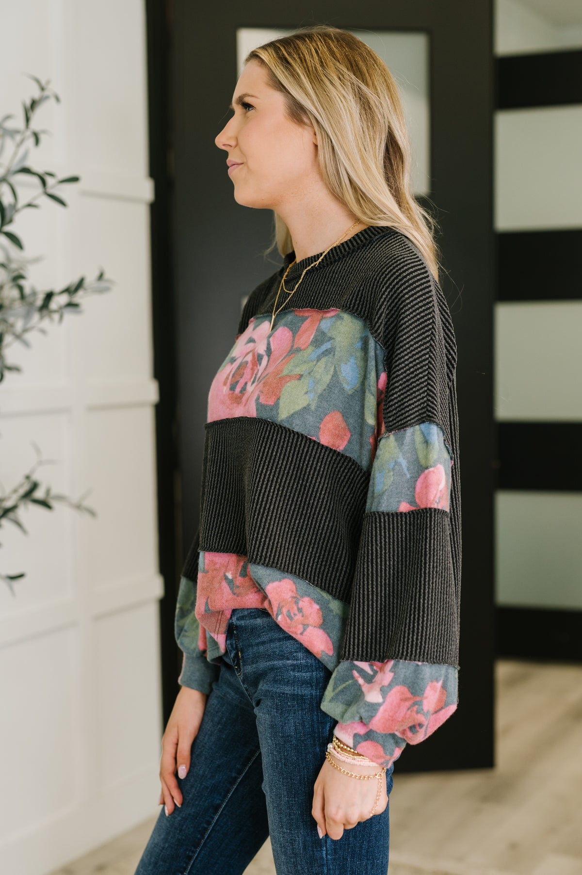 In the Spotlight Contrast Pullover - 10/3/2025