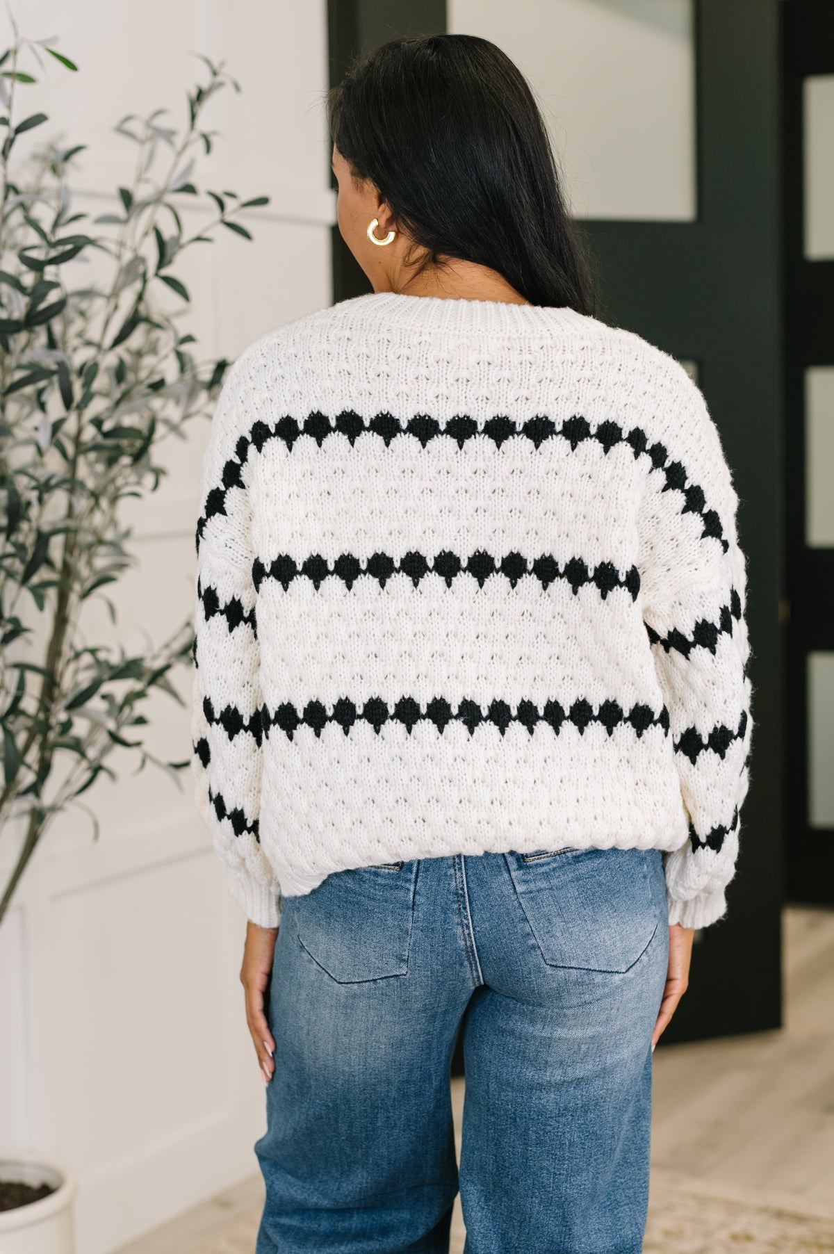 Ivy Lane Textured Sweater in White and Black - 10/21/2025