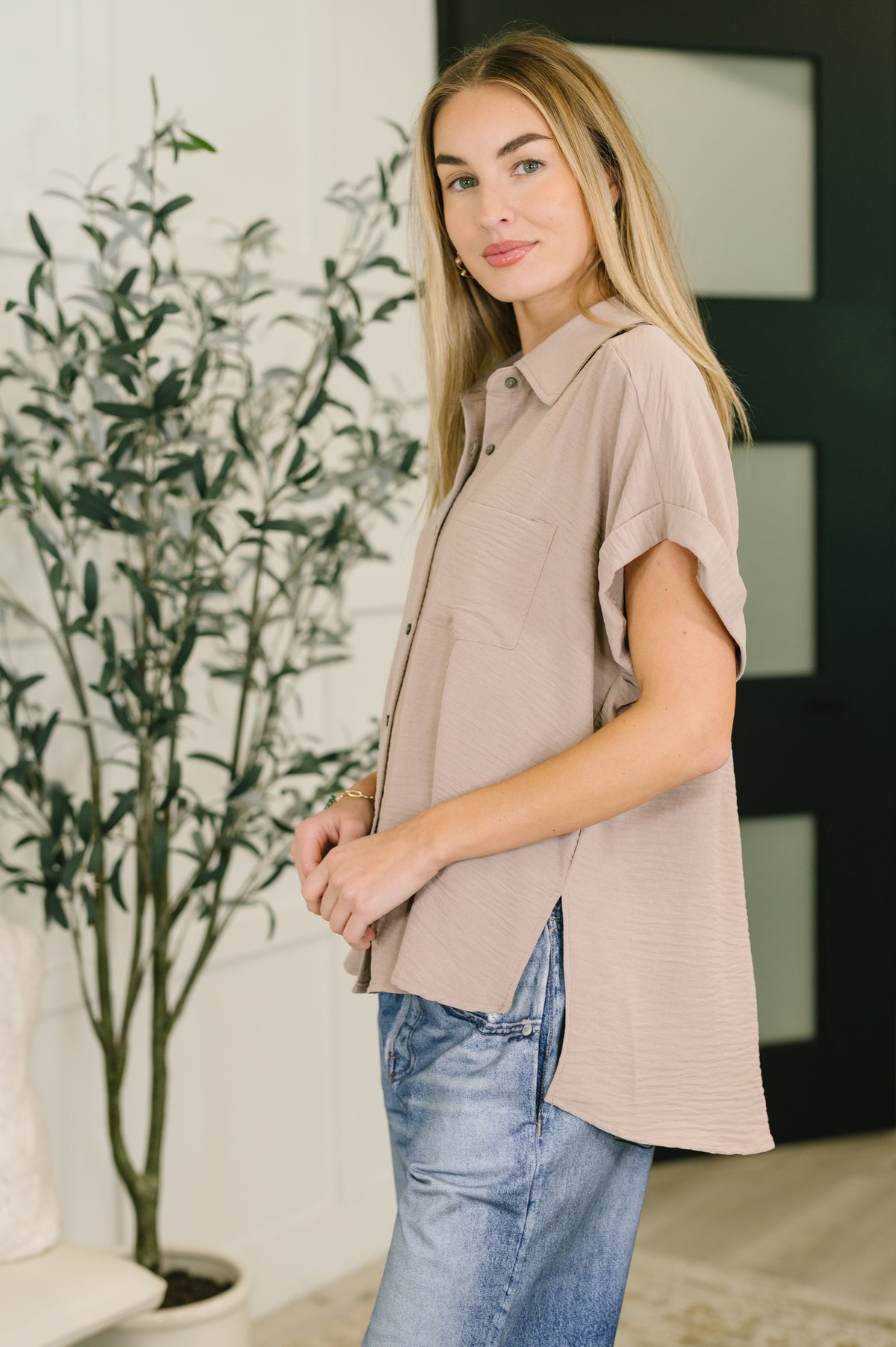 Keep Up Collared Button Down in Ash Mocha - 1/28/2026