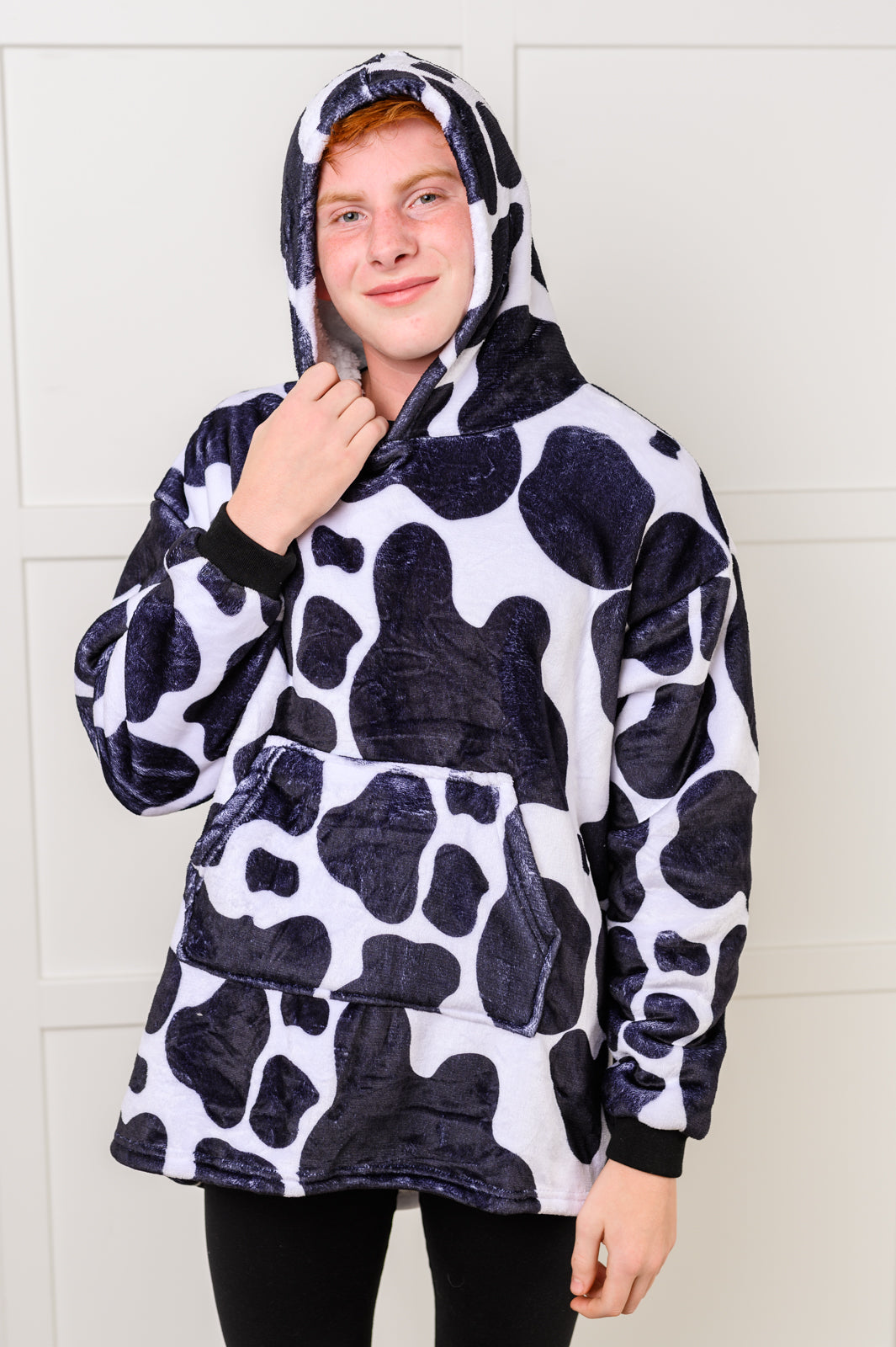 Kids Oversized Hoodie Blanket in Cow - 12/6/2024