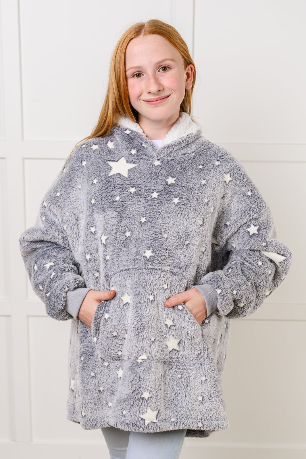 Kids Oversized Hoodie Blanket in Grey Stars - 12/6/2024