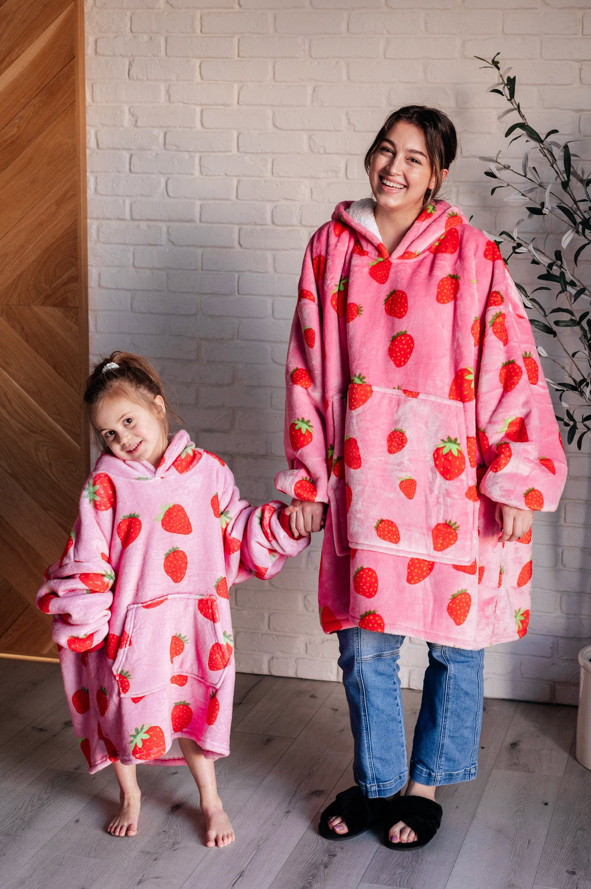 Oversized Blanket Hoodie in Strawberry - 12/6/2024