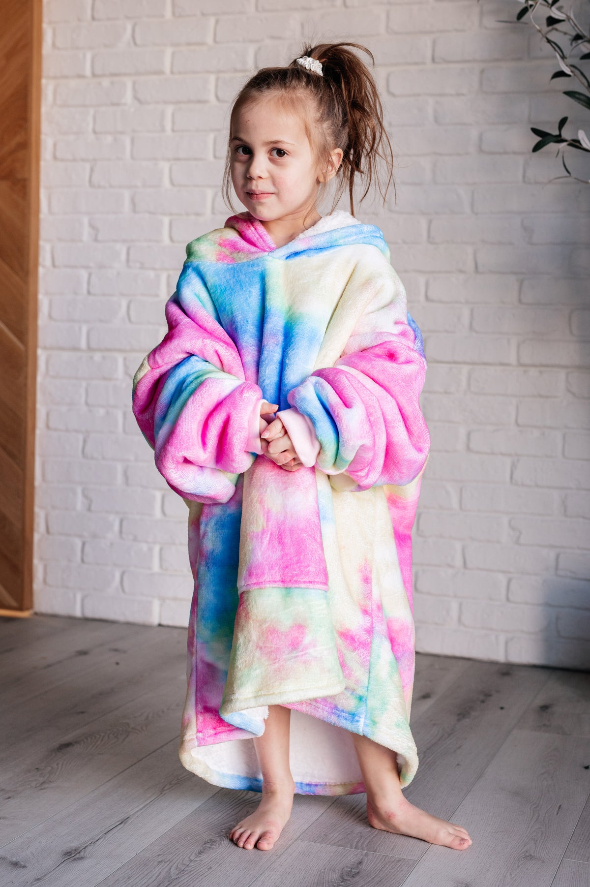 Kids Oversized Hoodie Blanket in Rainbow - 12/6/2024