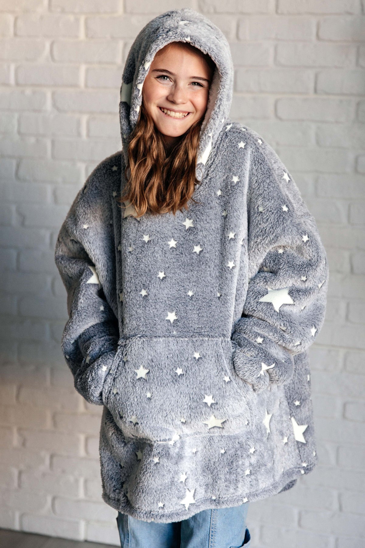 Kids Oversized Hoodie Blanket in Grey Stars - 12/6/2024