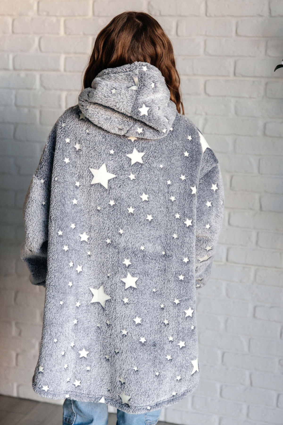 Kids Oversized Hoodie Blanket in Grey Stars - 12/6/2024