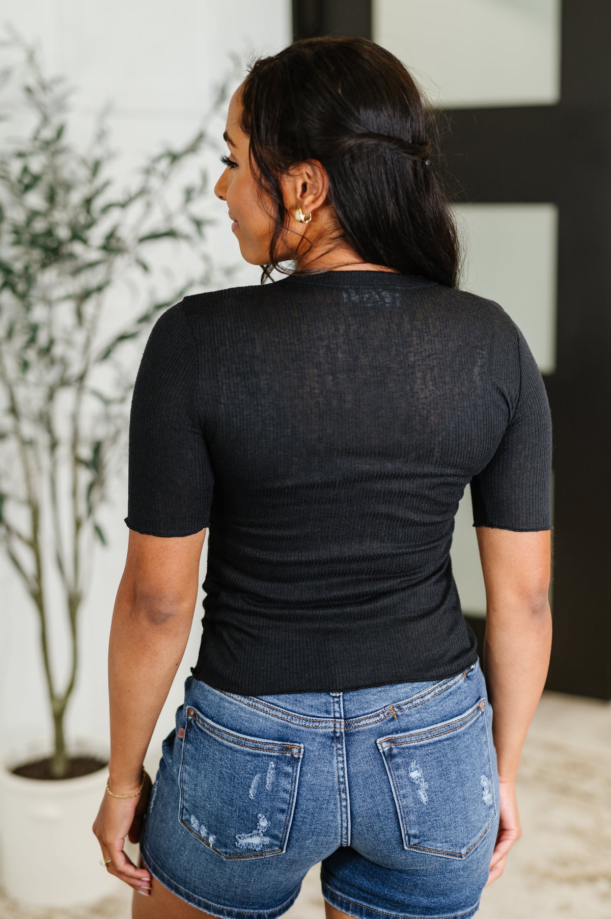 Knit Pick Basic Tee in Black - 6/13/2025 NEW
