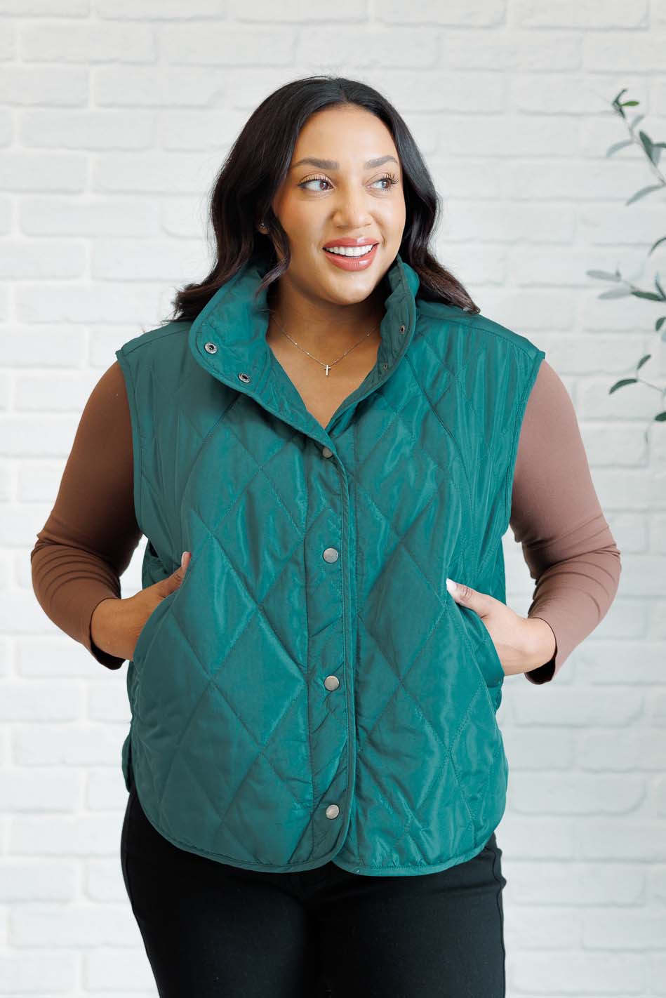 Layering Queen Quilted Puffer Vest in Hunter Green - 11/19/2024