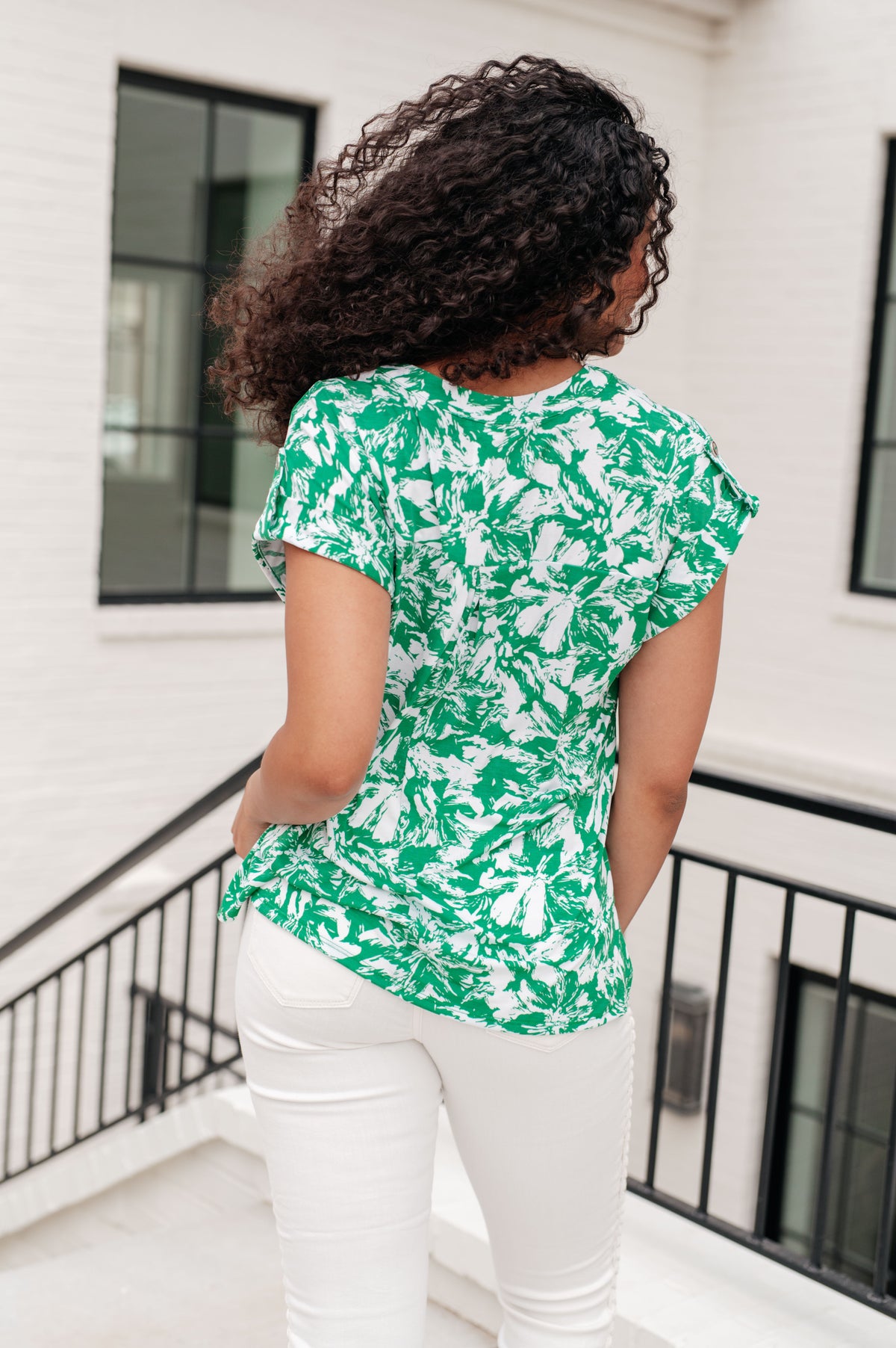 Lizzy Cap Sleeve Top in Emerald and White Floral - 5/17/2024