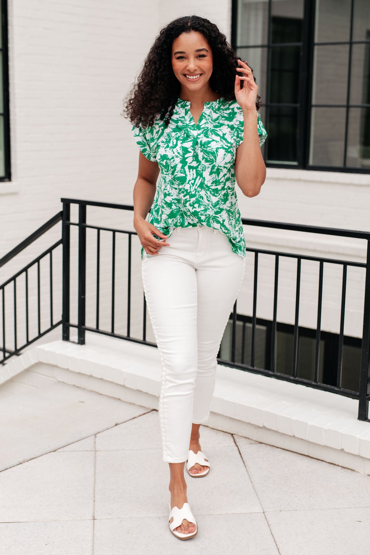 Lizzy Cap Sleeve Top in Emerald and White Floral - 5/17/2024