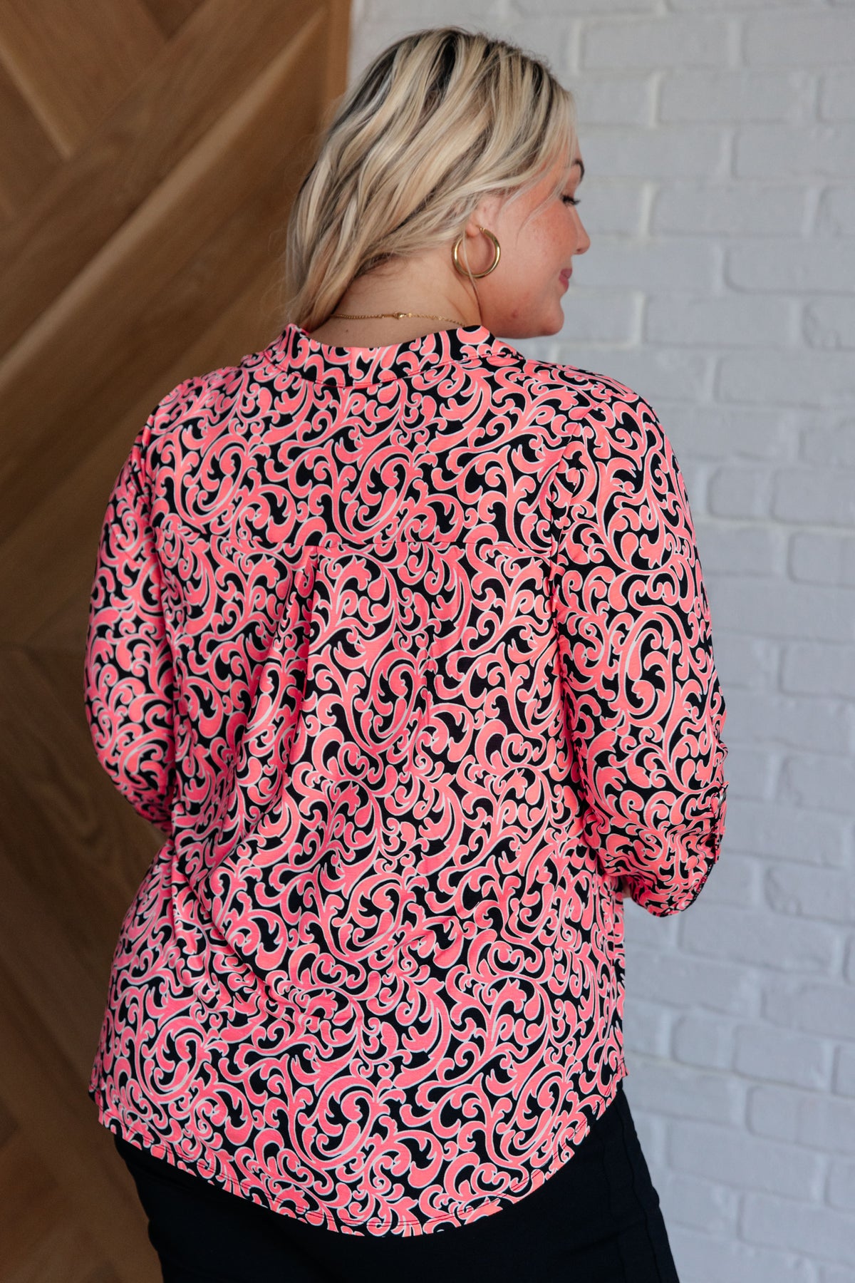 Lizzy Top in Black and Hot Pink Small Paisley - 8/22/2024