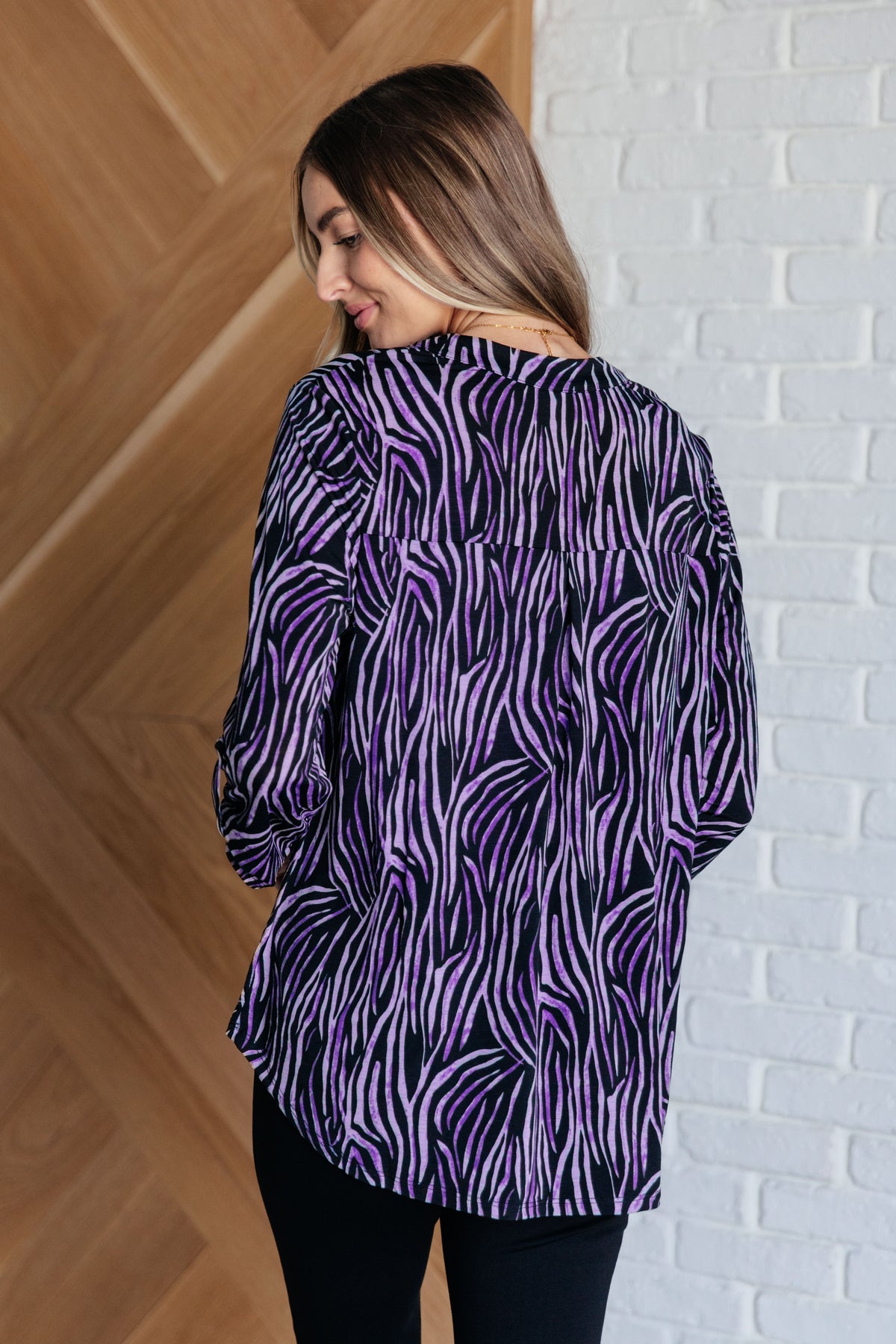 Lizzy Top in Violet and Black Multi Stroke - 8/22/2024