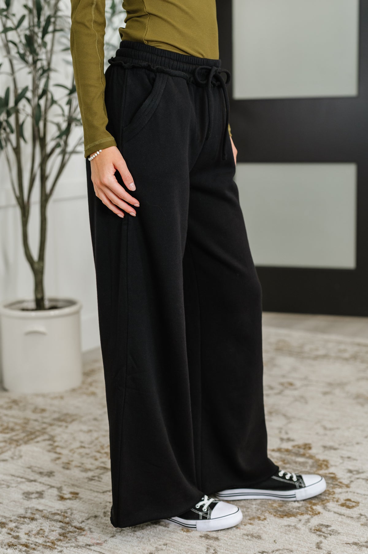 Lounge Line Wide Leg Sweats in Black - 8/20/2025