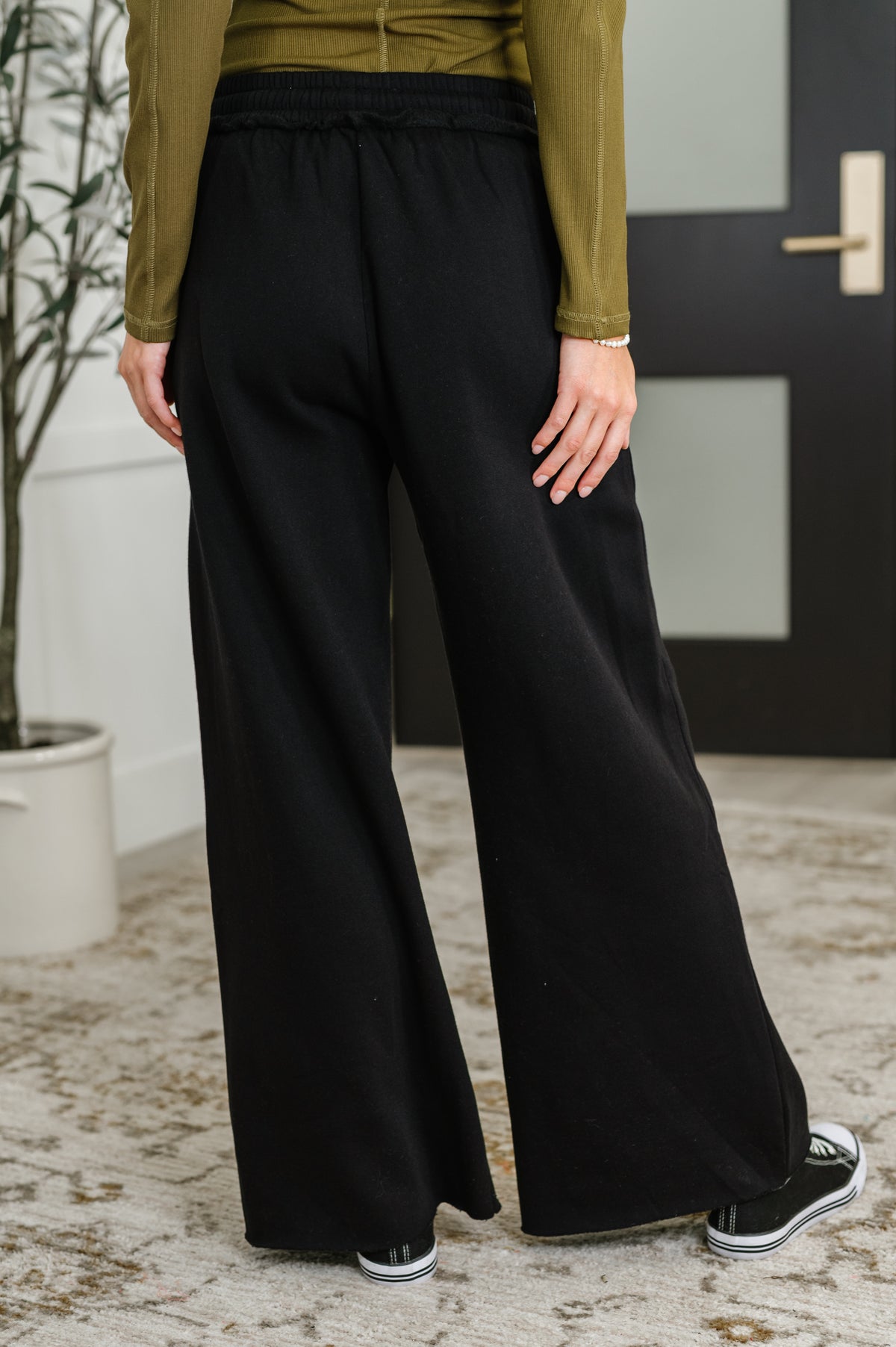Lounge Line Wide Leg Sweats in Black - 8/20/2025