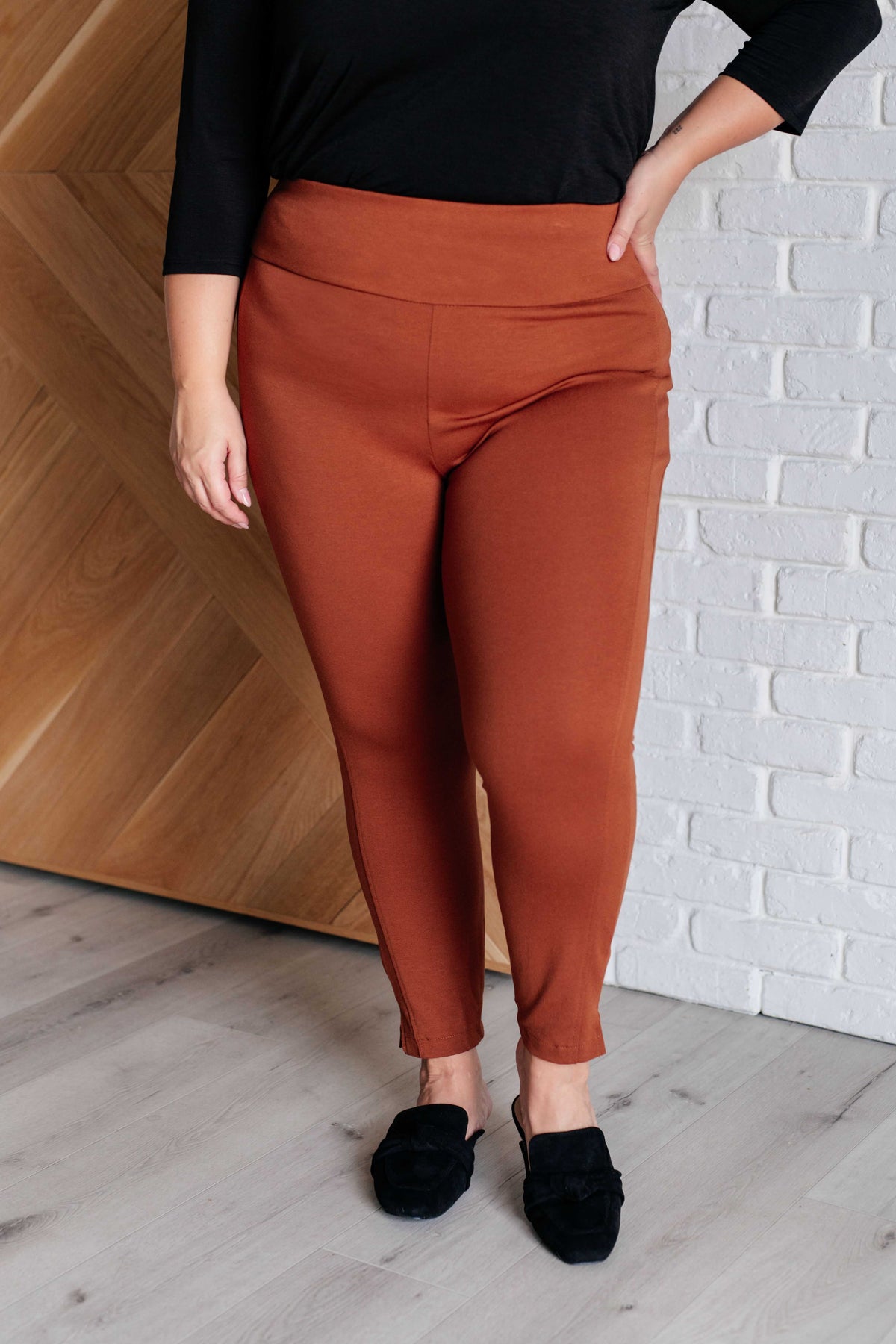 Magic Ankle Crop Skinny Pants in Rust - 10/3/2024