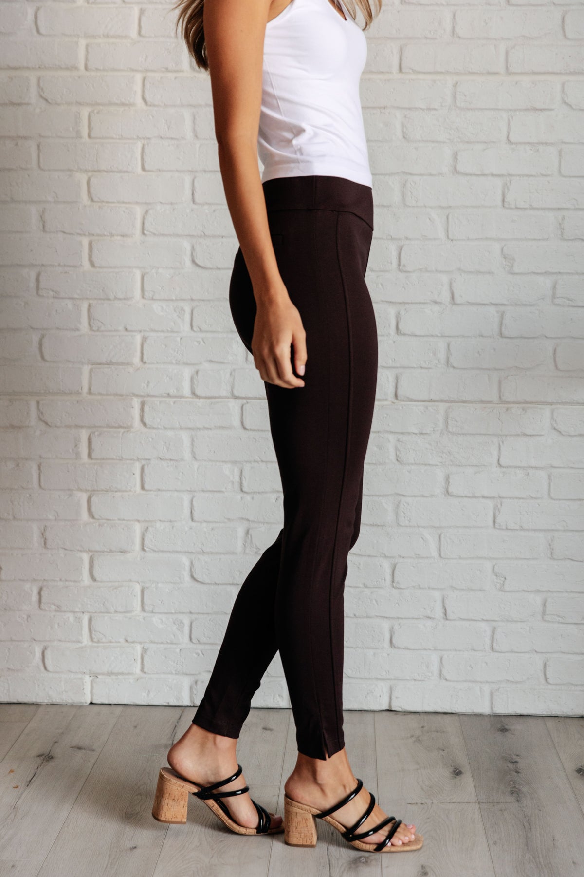 Magic Skinny 28" Pants in Chocolate - 8/22/2024