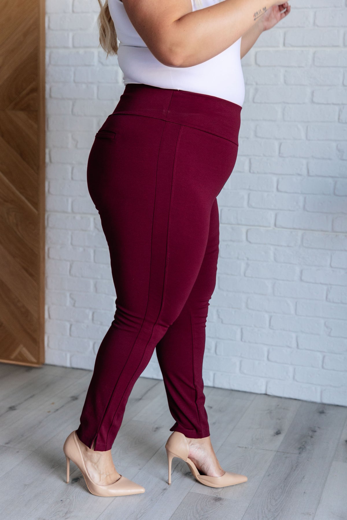 Magic Skinny 28" Pants in Wine - 8/22/2024