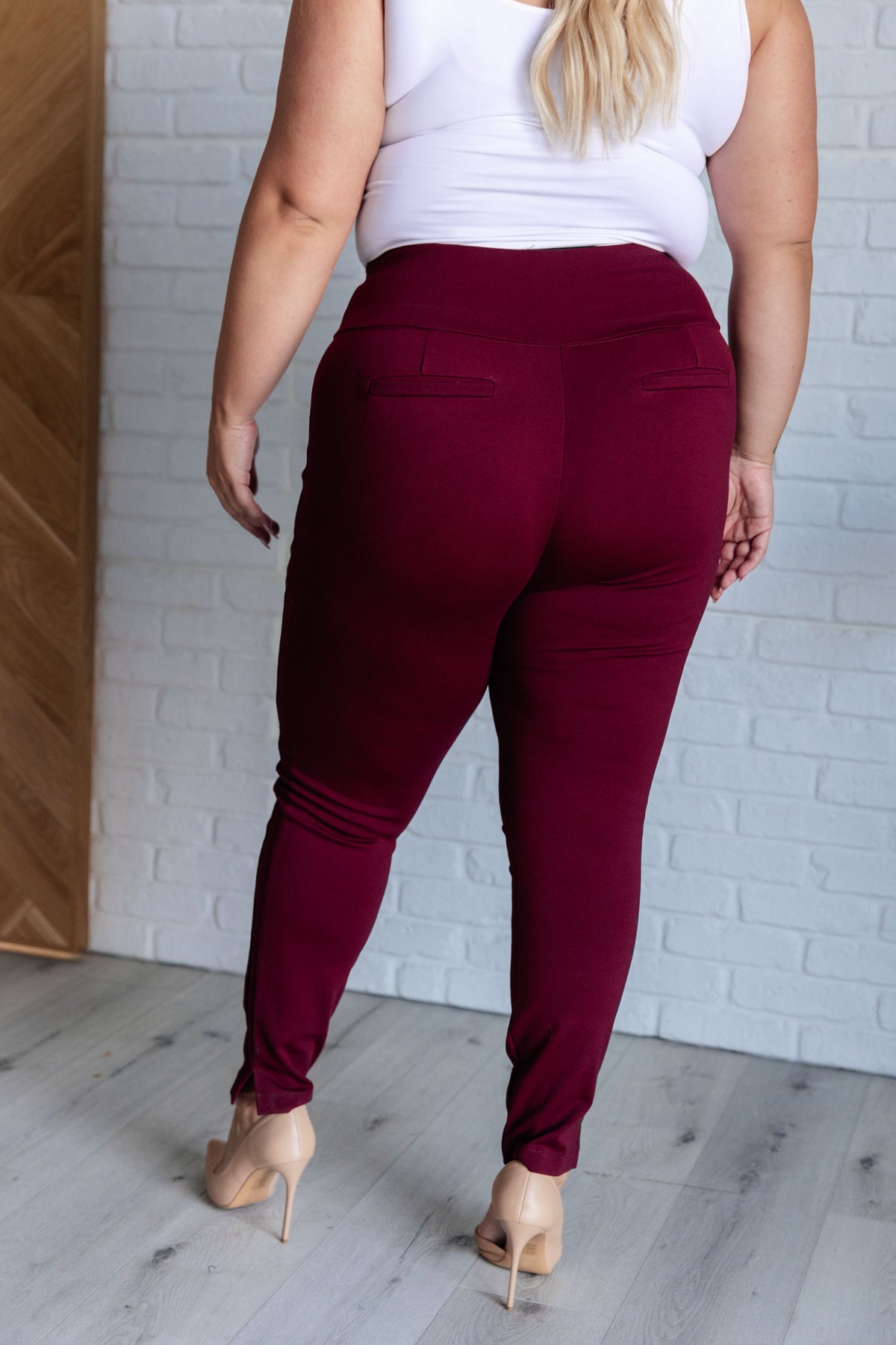 Magic Skinny 28" Pants in Wine - 8/22/2024