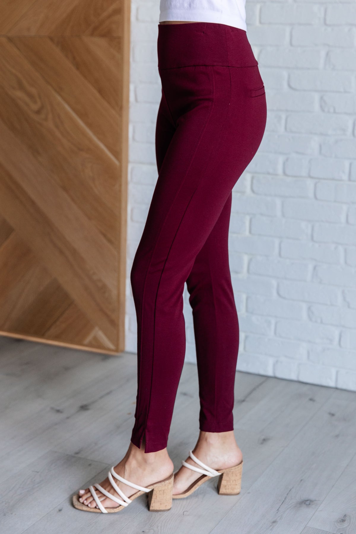 Magic Skinny 28" Pants in Wine - 8/22/2024