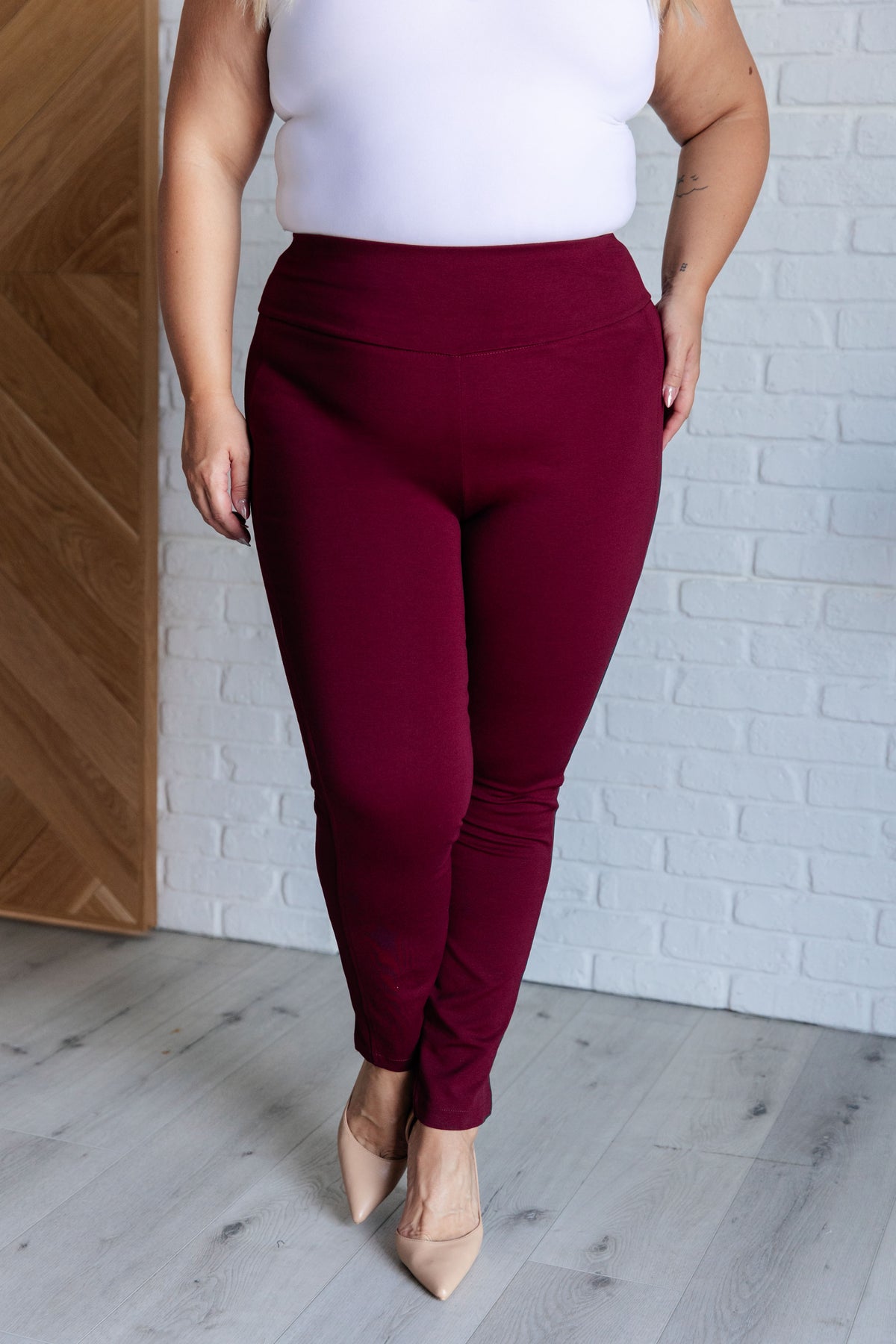 Magic Skinny 28" Pants in Wine - 8/22/2024