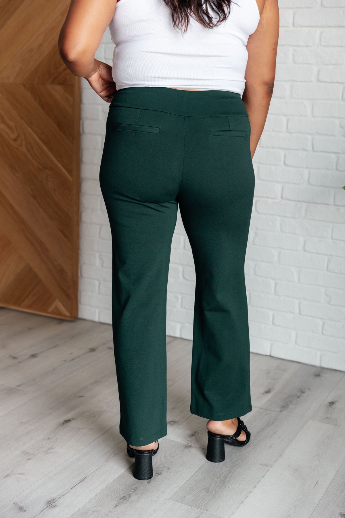 Magic Straight Pants in Hunter Green - 8/29/2024