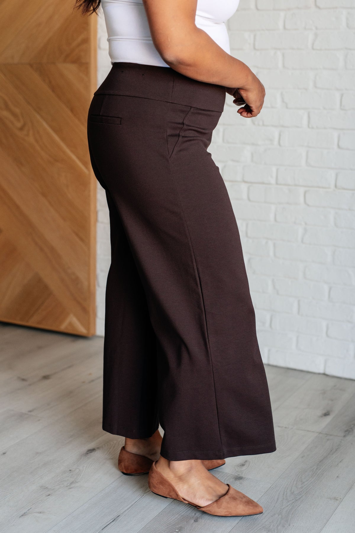 Magic Wide Leg Crop Pants in Chocolate - 10/10/2024