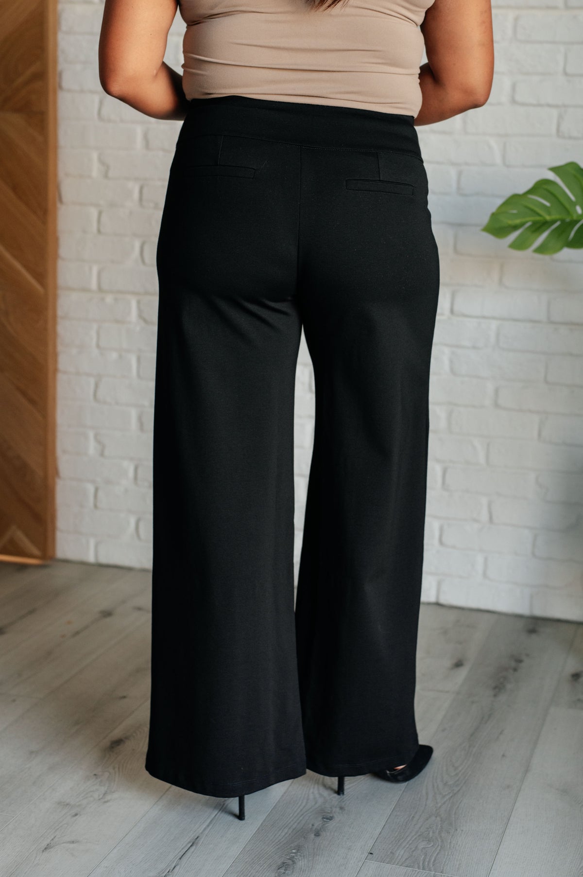 Magic Wide Leg Pants in Black - 10/24/2024