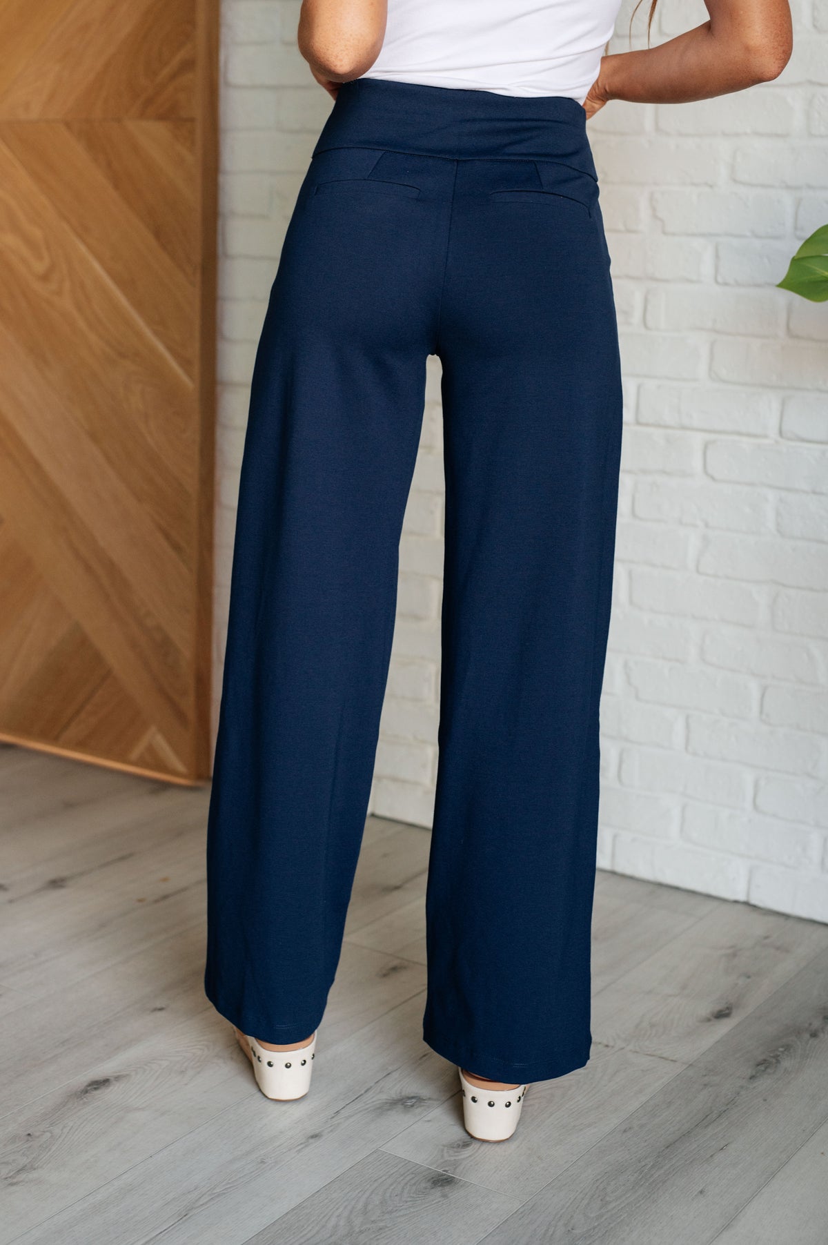 Magic Wide Leg Pants in Navy - 10/24/2024