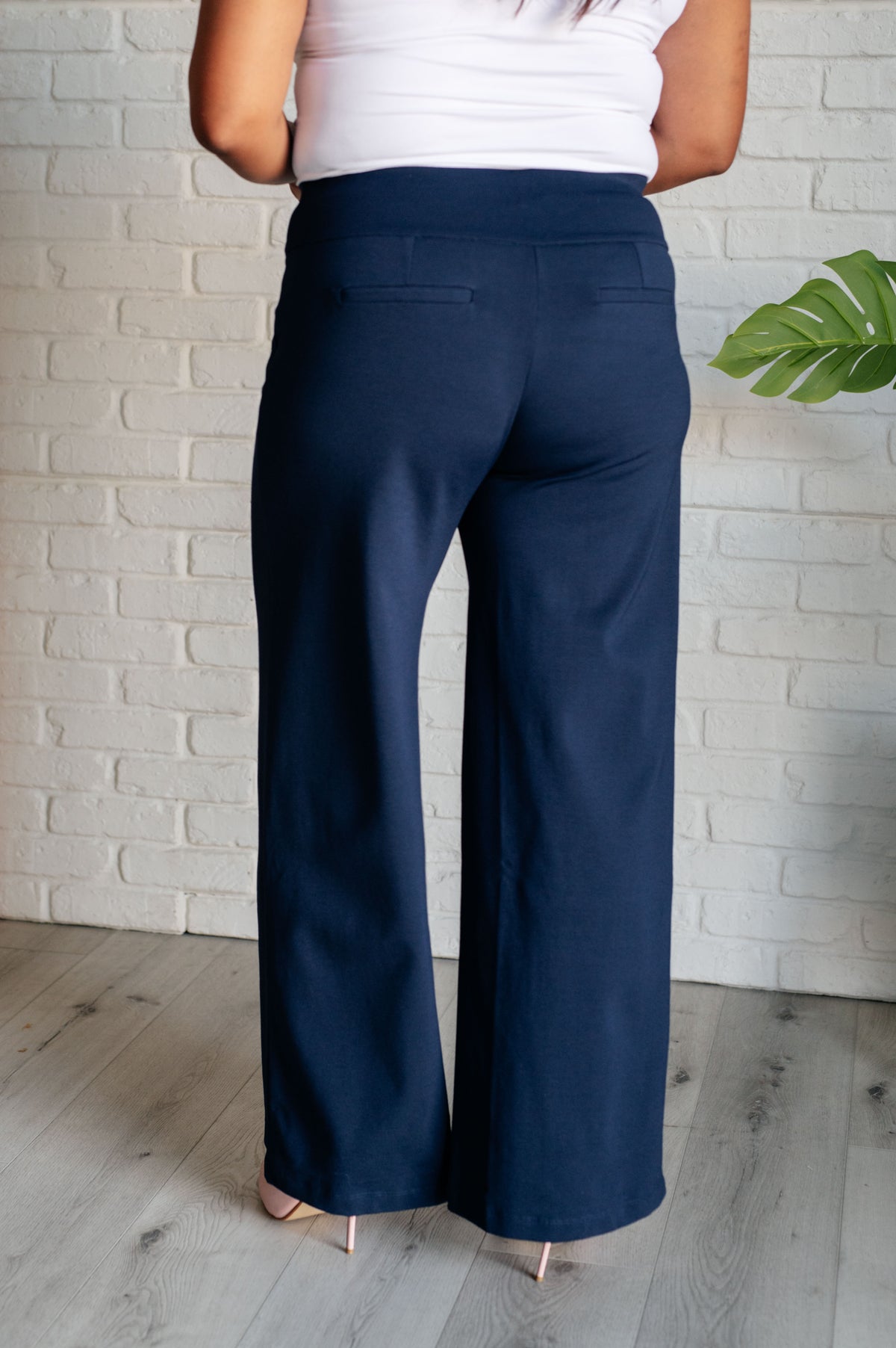 Magic Wide Leg Pants in Navy - 10/24/2024