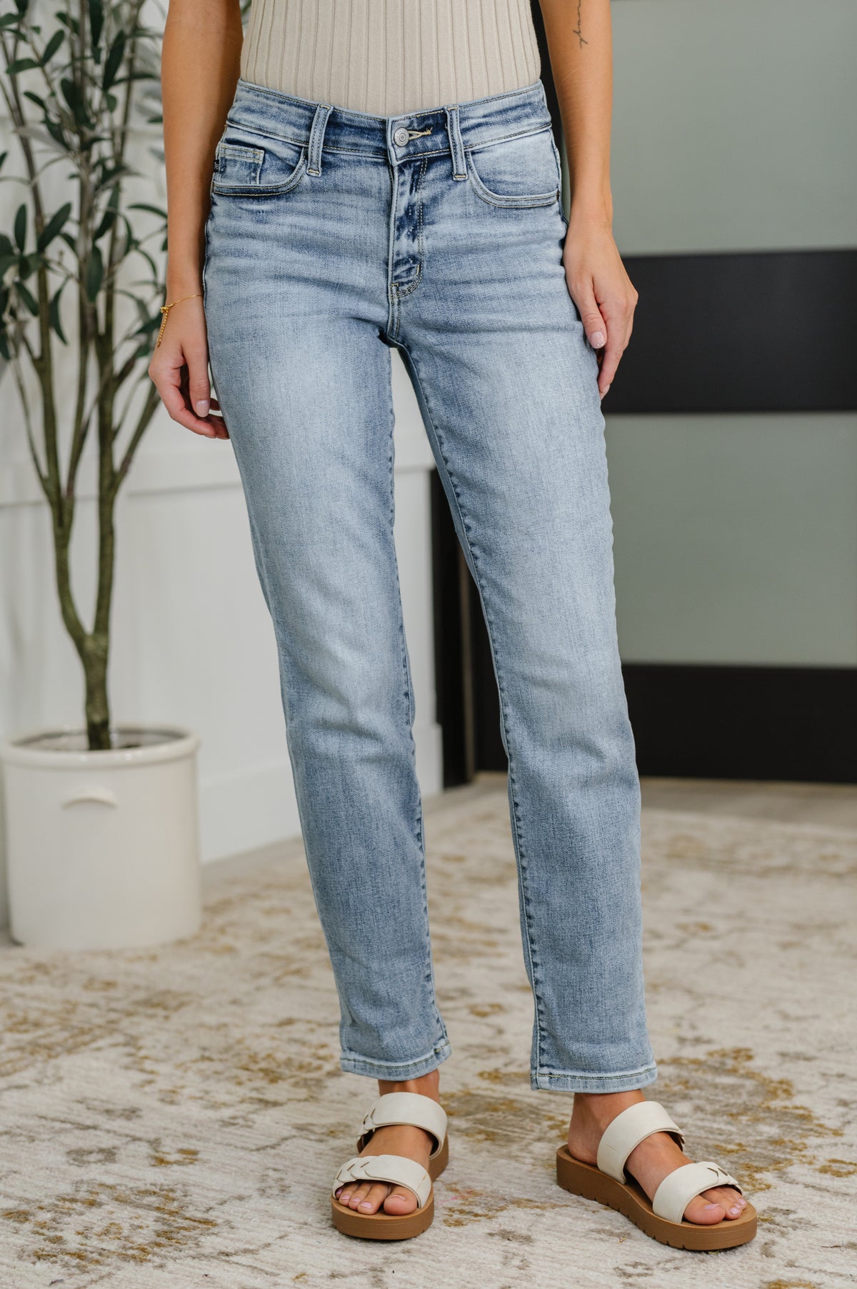 Mallory Mid Rise Bleach Wash Boyfriend Jeans - 8/6/2025