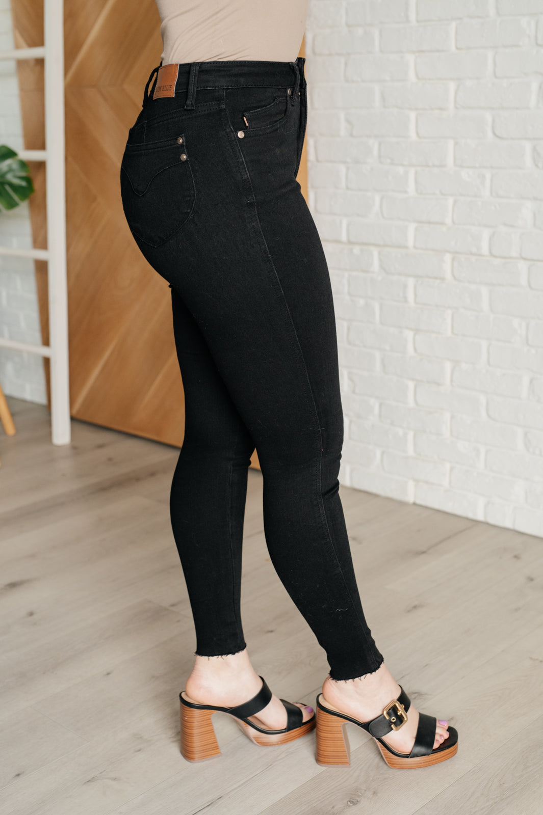 Nicole Tummy Control Skinny Jeans in Black - 9/11/2024