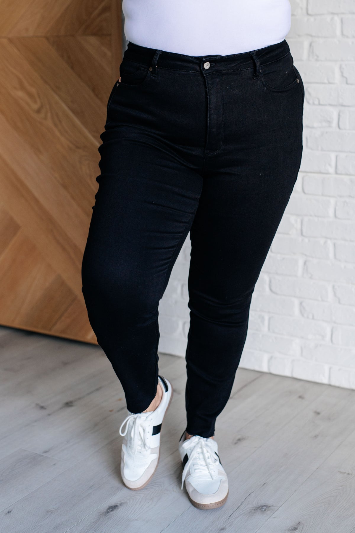 Nicole Tummy Control Skinny Jeans in Black - 9/11/2024