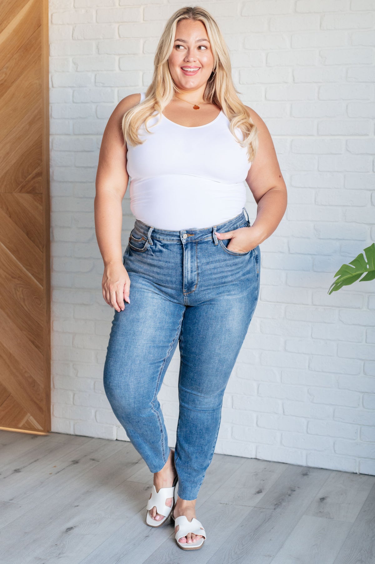 Nicole Tummy Control Skinny Jeans in Vintage Wash - 8/21/2024