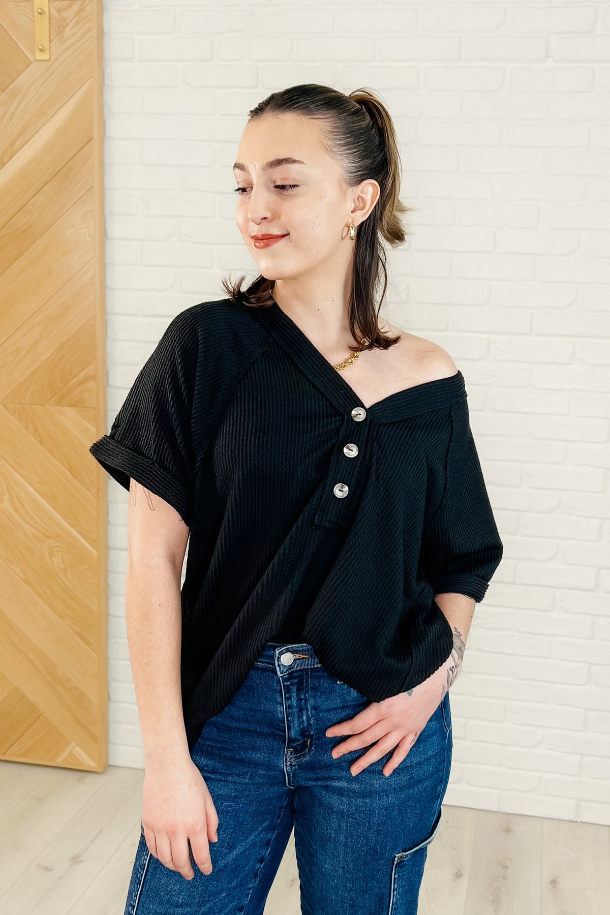 Plain and Sassy V-Neck Tee in Black - 4/1/2025