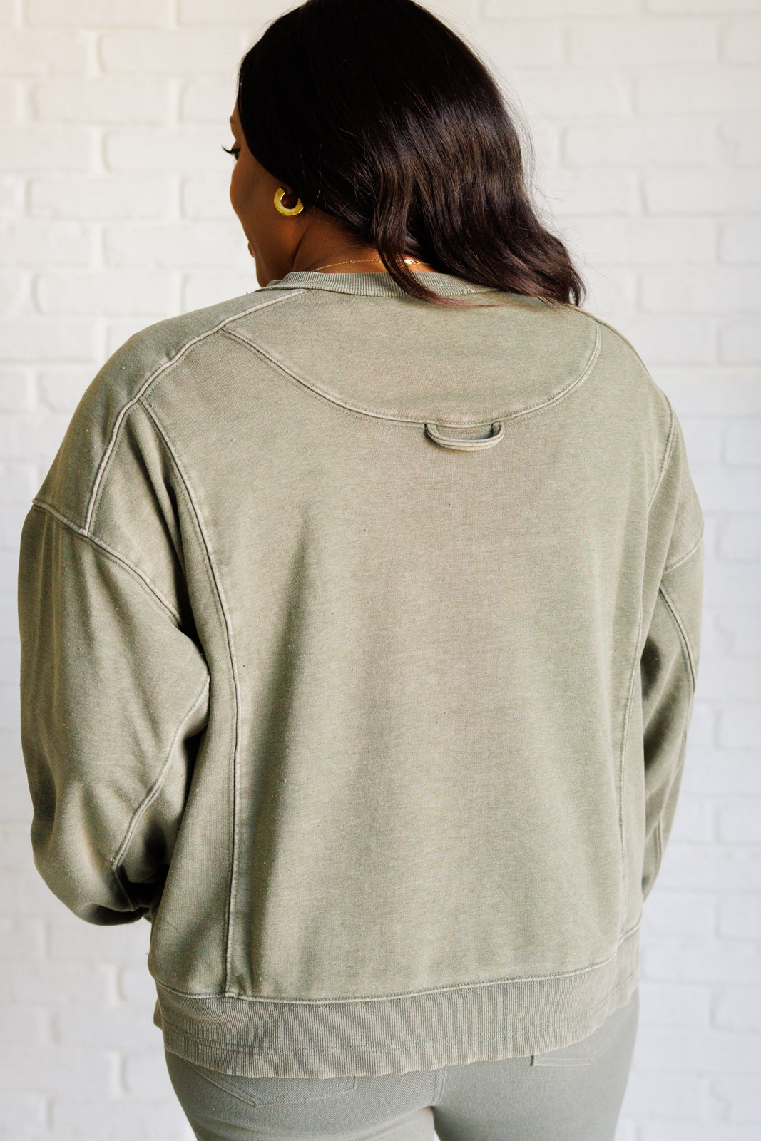 Quick Fix Mineral Wash Crew Neck Pullover in Army Green - 9/19/2024