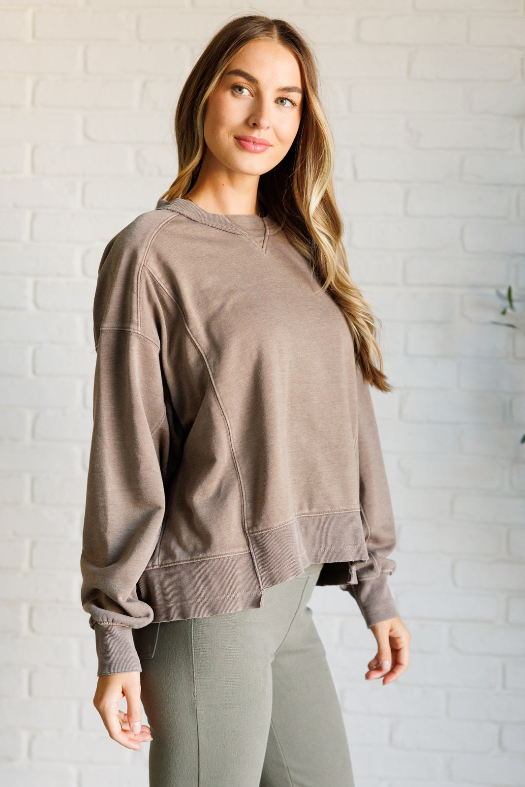 Quick Fix Mineral Wash Crew Neck Pullover in Mocha - 9/19/2024