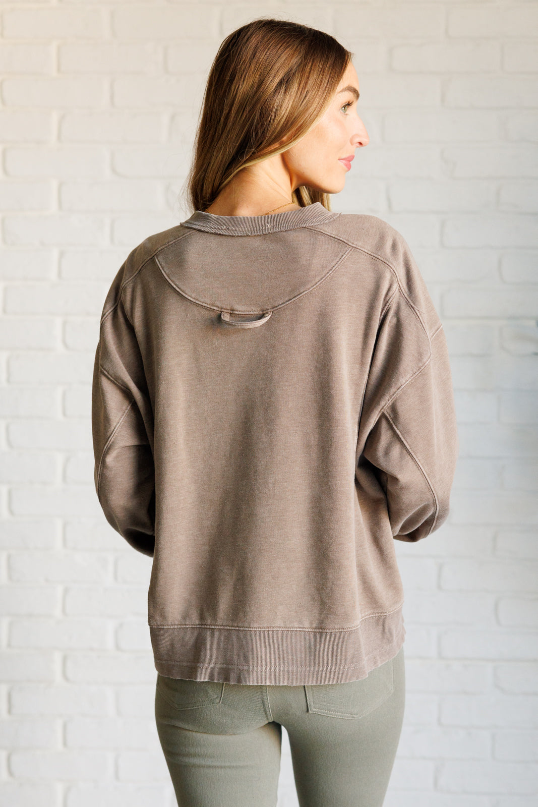 Quick Fix Mineral Wash Crew Neck Pullover in Mocha - 9/19/2024