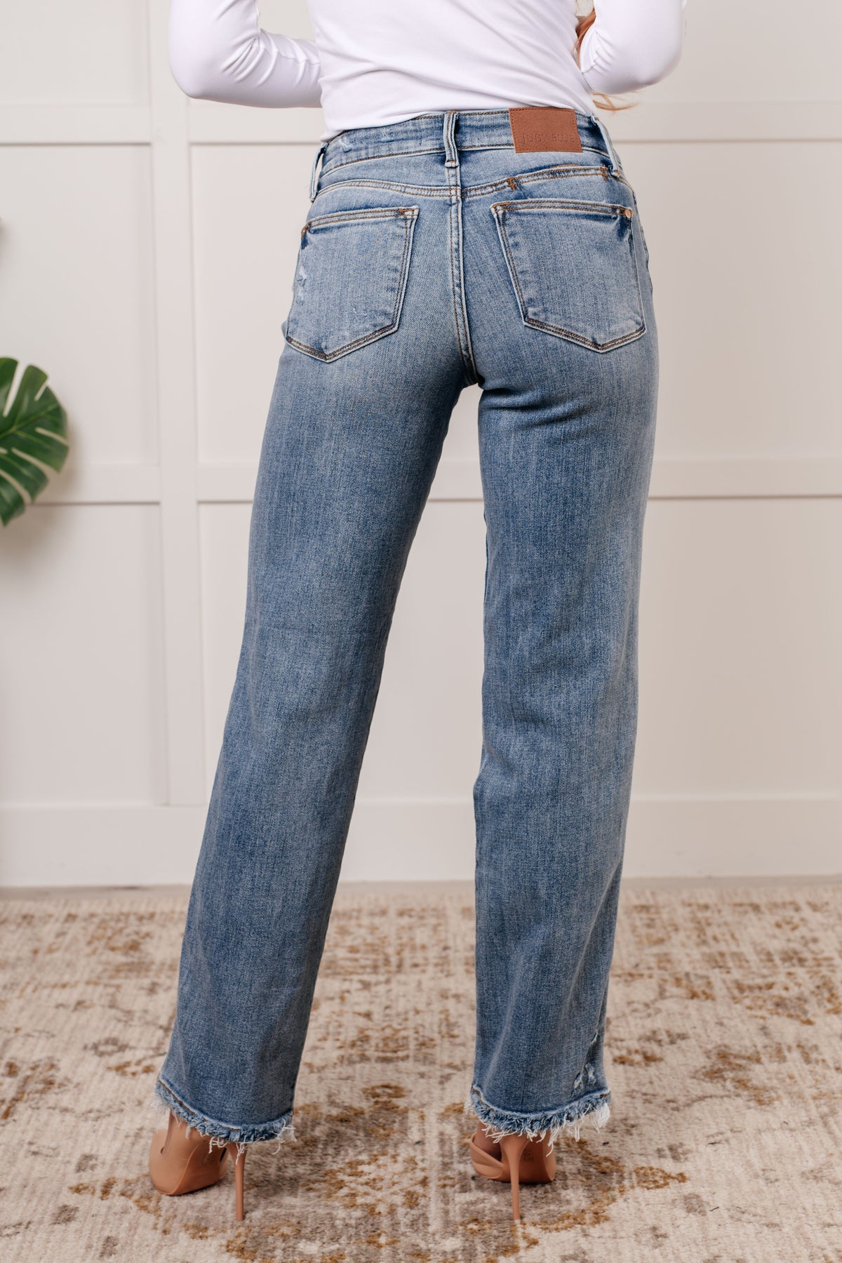 Quinn Mid Rise Cell Phone Pocket Dad Jeans - 10/23/2024