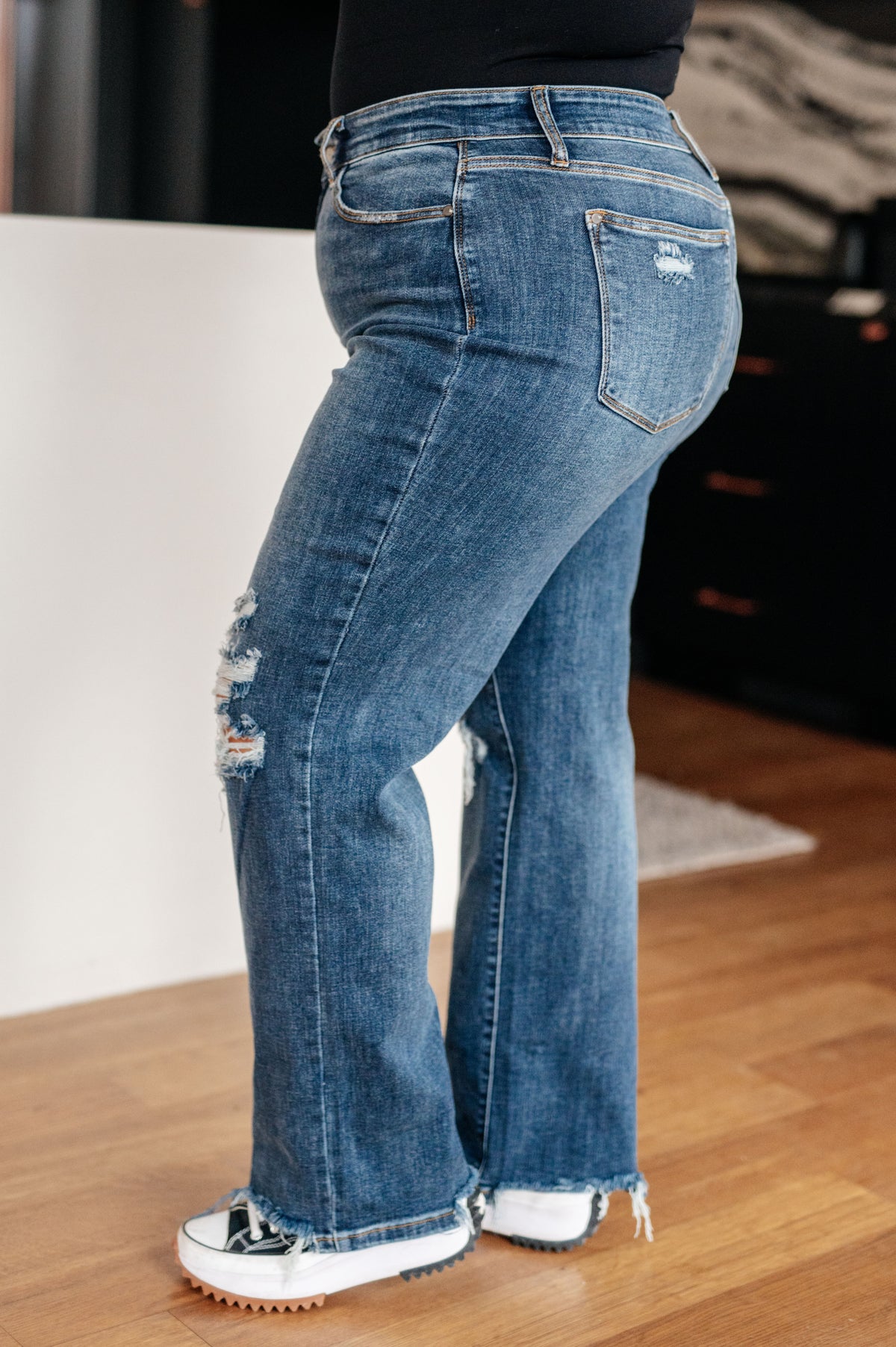 Rose High Rise 90's Straight Jeans in Dark Wash - 11/22/2023 EVERGREEN