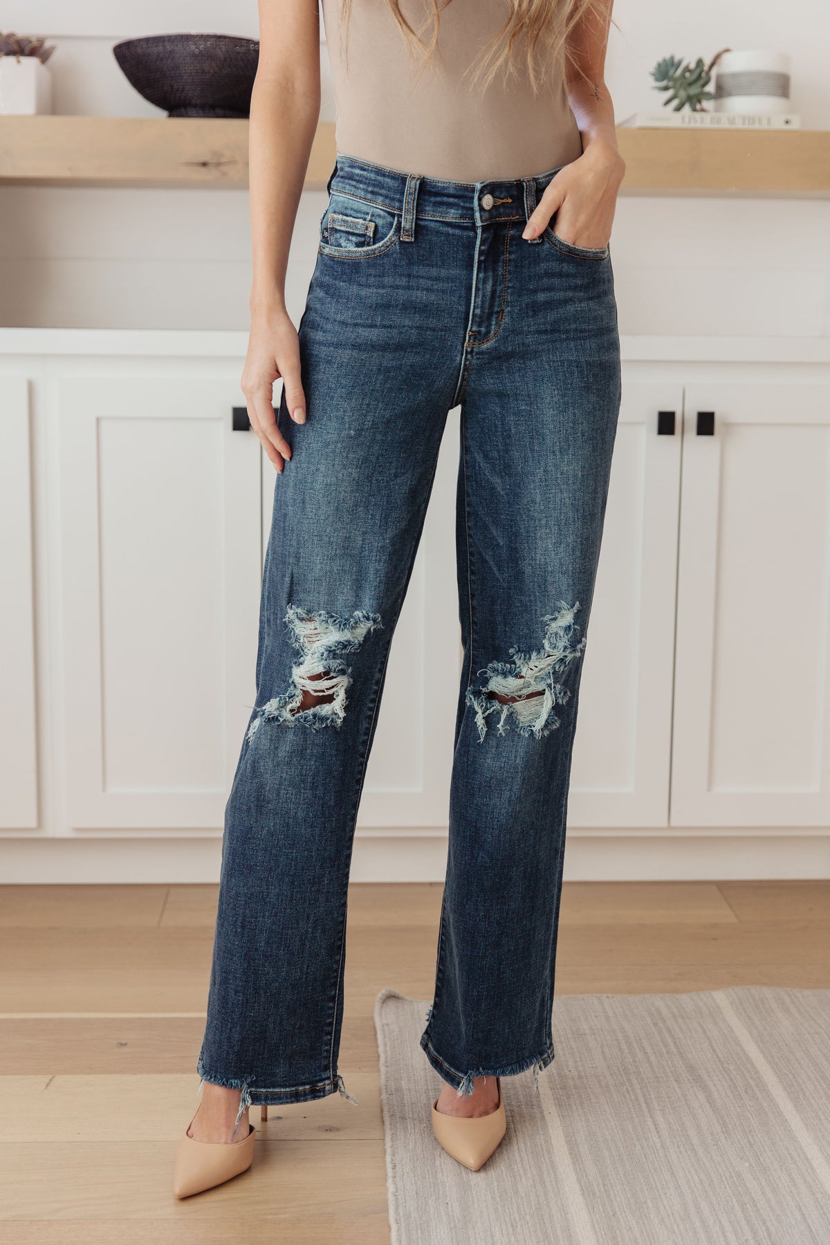 Rose High Rise 90's Straight Jeans in Dark Wash - 11/22/2023 EVERGREEN