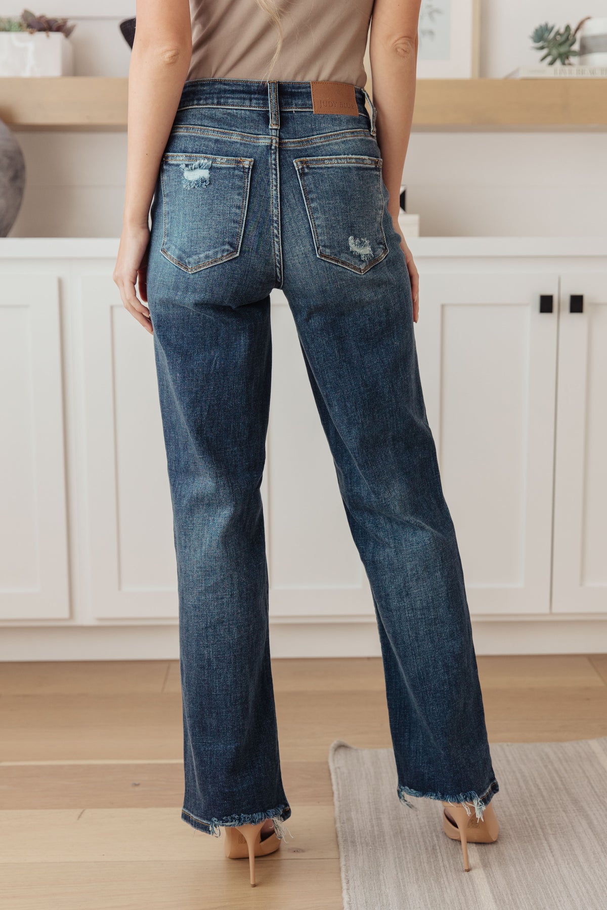 Rose High Rise 90's Straight Jeans in Dark Wash - 11/22/2023 EVERGREEN