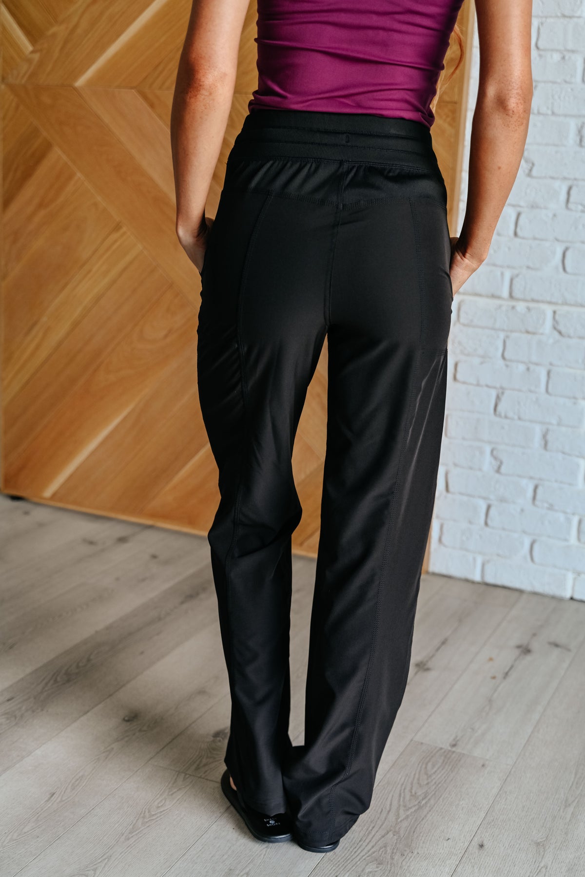 Runner's High Drawstring Joggers in Black - 8/15/2024