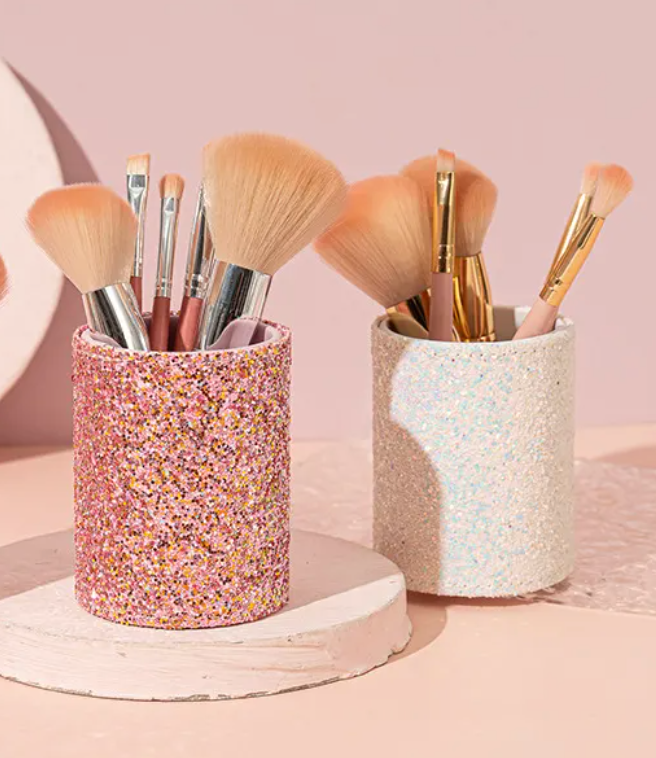 Simply Dazzled Storage and Brush Set in Pink - 11/3/2023