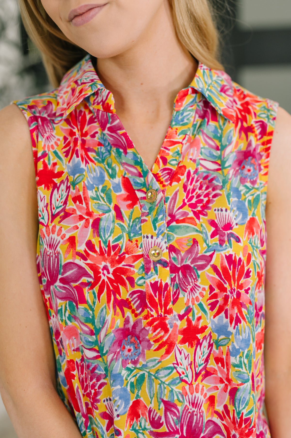 Sea Spray Collared Sleeveless Top in Island Bloom - 4/3/2026